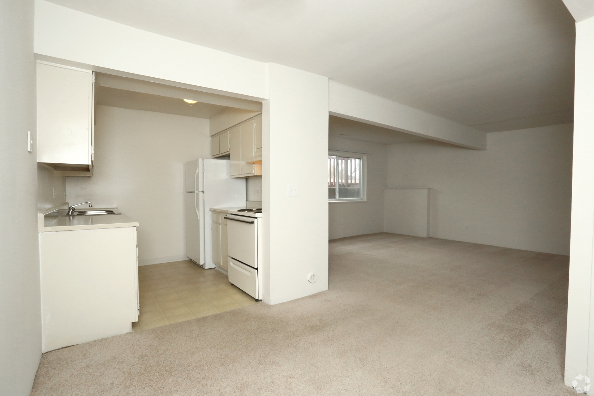Arrowtree Apartments dining area in Okemos Michigan